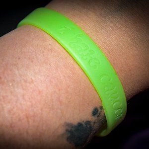I hate cancer lime green glow in the dark silicon bracelet